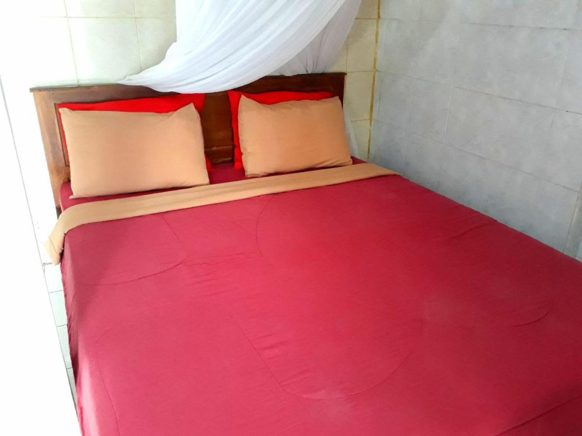 One Homestay And Warung Munduk Kültér fotó