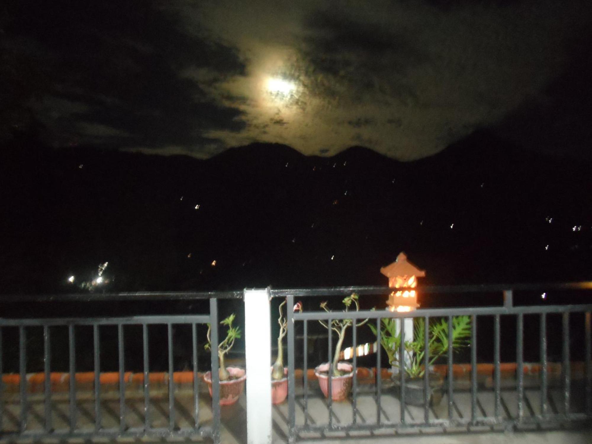 One Homestay And Warung Munduk Kültér fotó