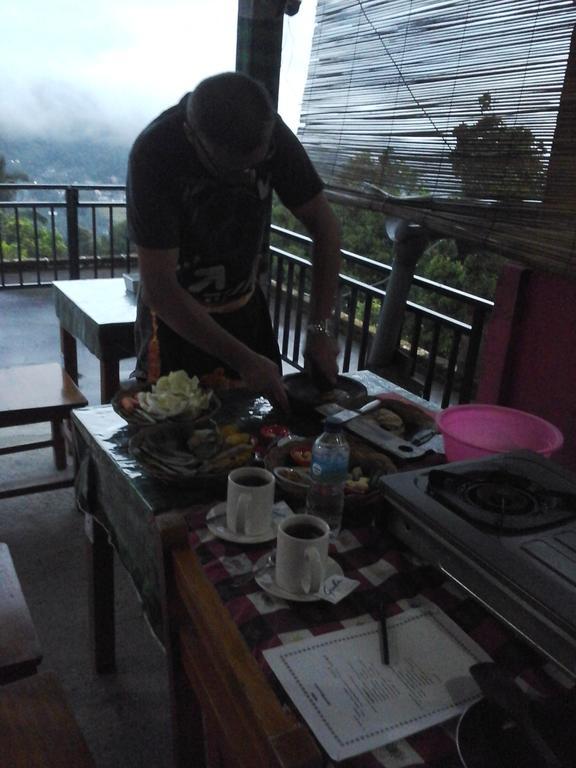 One Homestay And Warung Munduk Kültér fotó