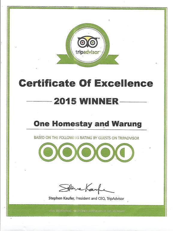 One Homestay And Warung Munduk Kültér fotó