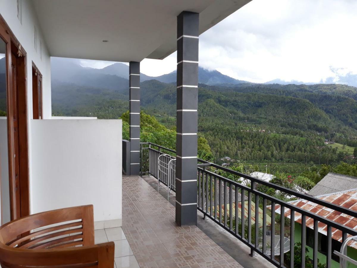 One Homestay And Warung Munduk Kültér fotó