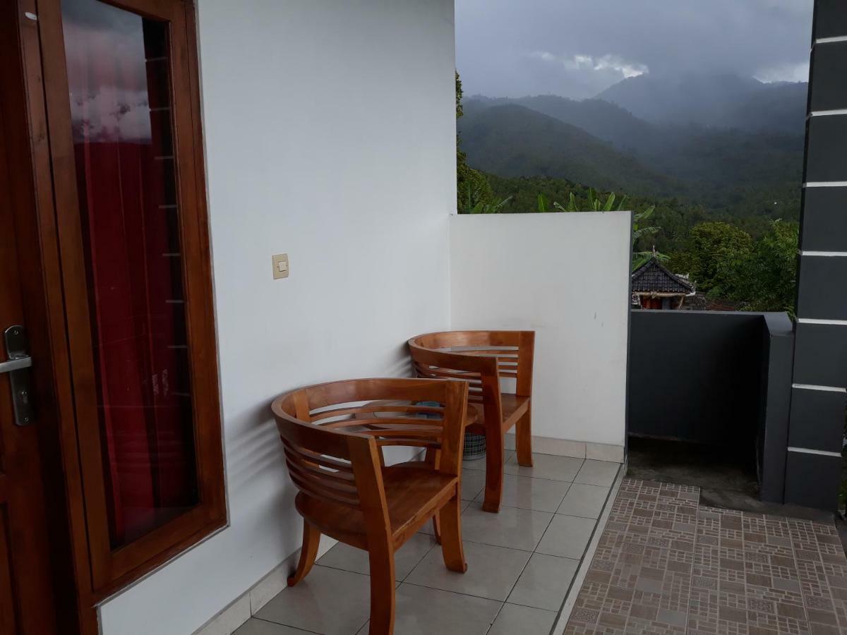 One Homestay And Warung Munduk Kültér fotó