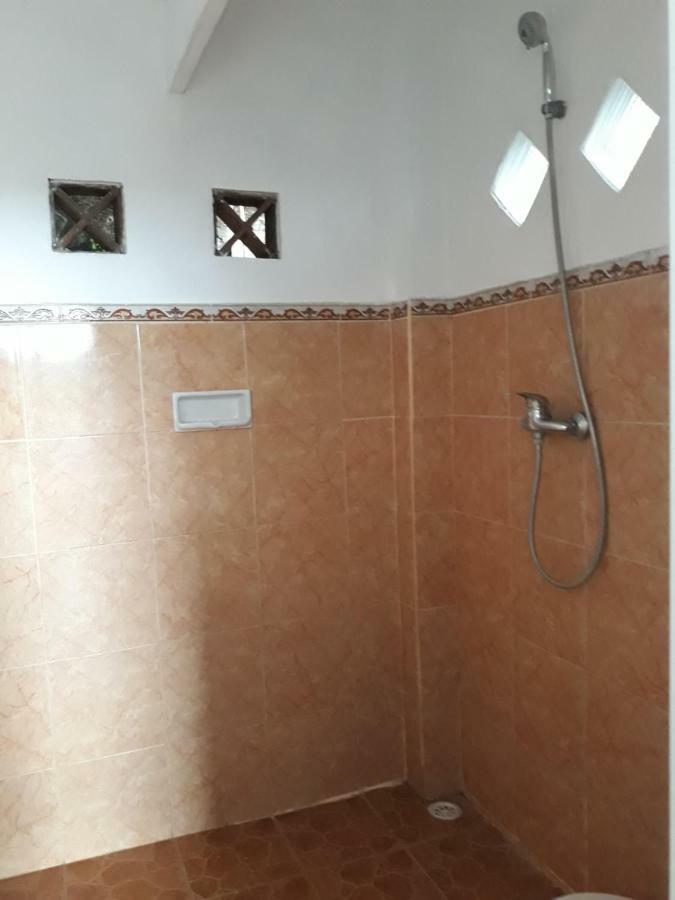 One Homestay And Warung Munduk Kültér fotó