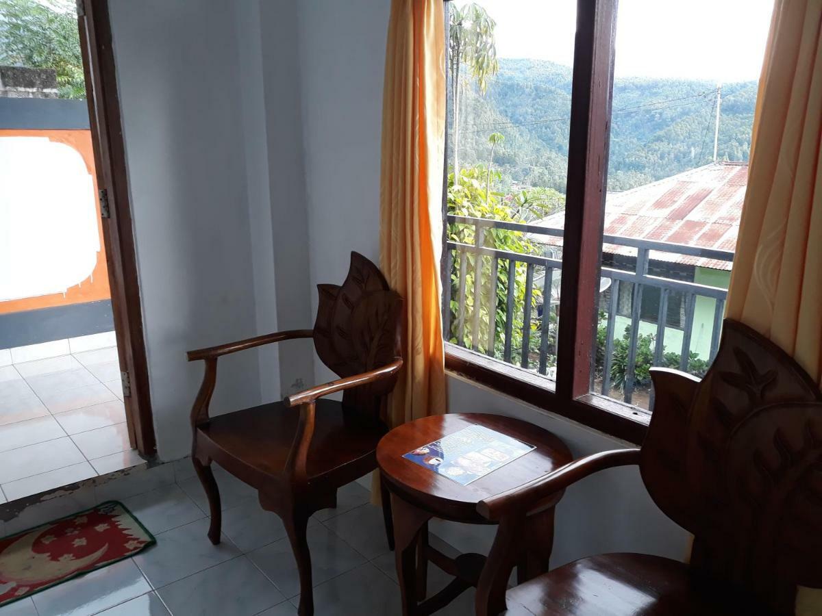 One Homestay And Warung Munduk Kültér fotó