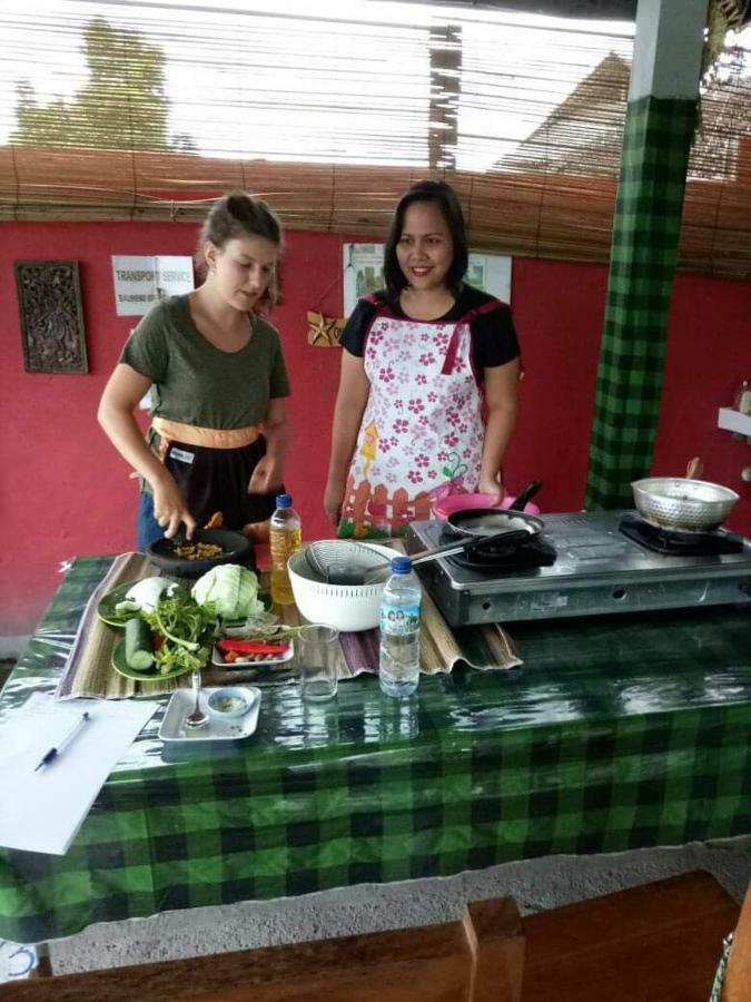 One Homestay And Warung Munduk Kültér fotó