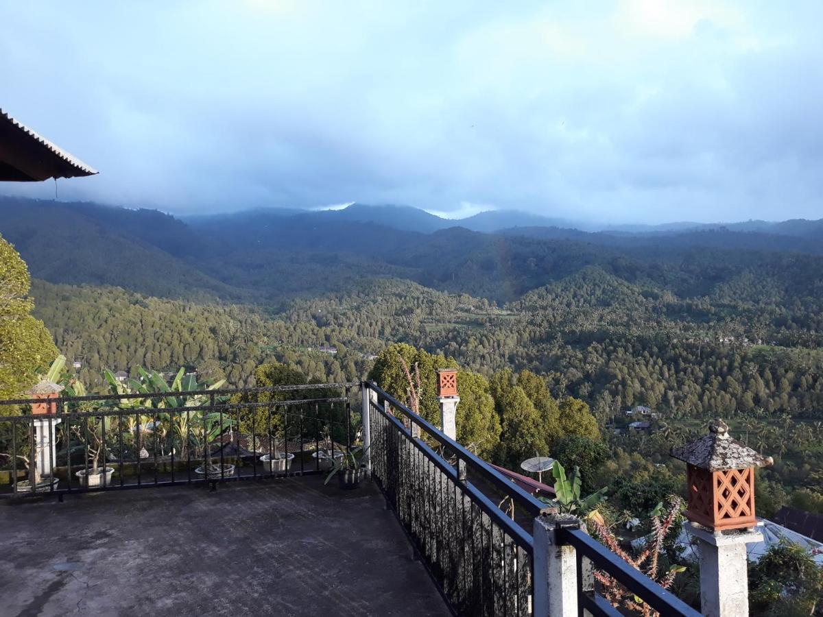 One Homestay And Warung Munduk Kültér fotó