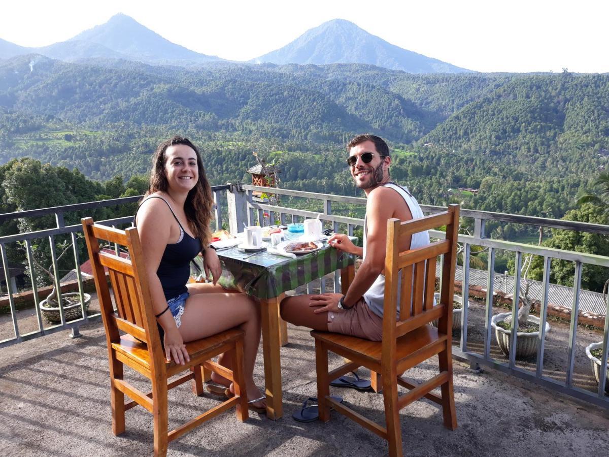 One Homestay And Warung Munduk Kültér fotó