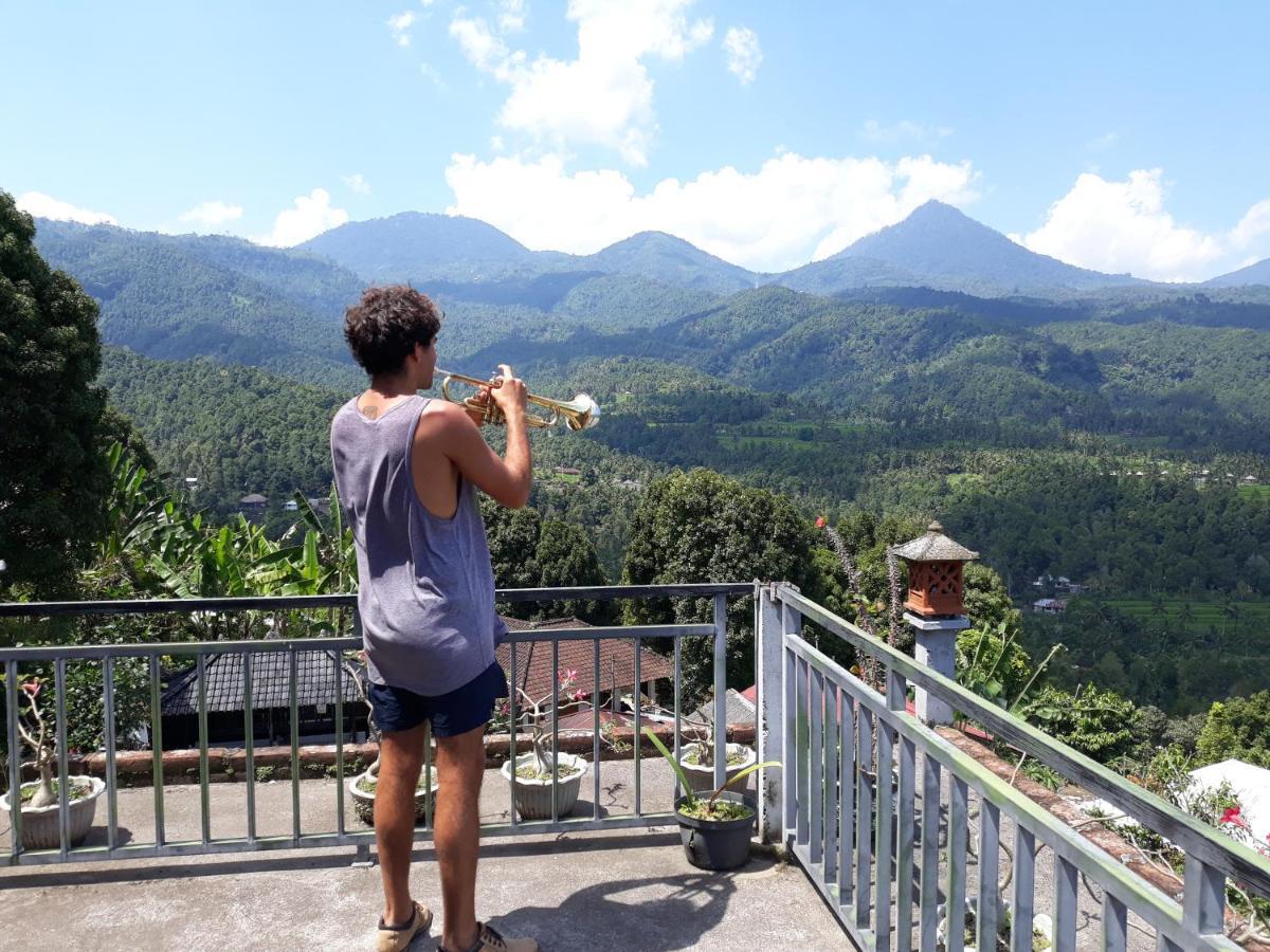 One Homestay And Warung Munduk Kültér fotó