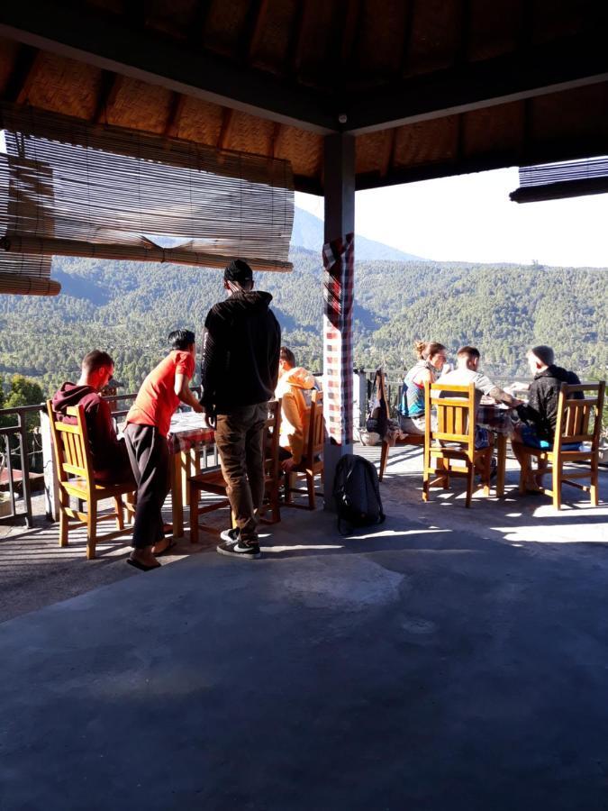 One Homestay And Warung Munduk Kültér fotó